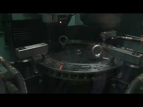 Auto-positioning brake-disk balancer & cutter(Cutting process)